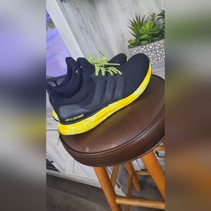 Adidas Men's Ultraboost Shoes  Sneaker Size US 7.5 used good condition